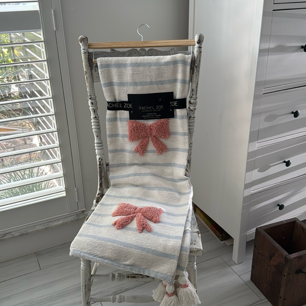 Rachel Zoe | Tufted Bows Oversized Decorative Throw w/Tassels | 50x 70 NWT